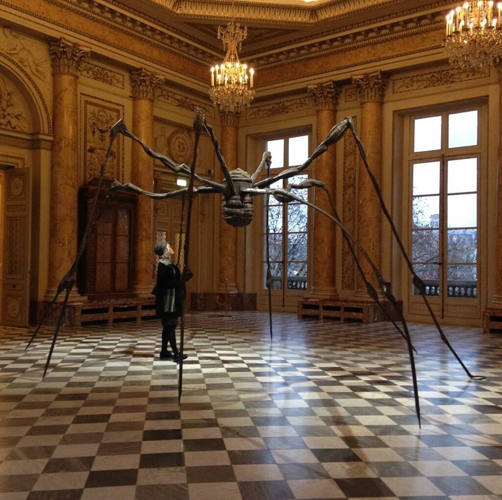 maman sculpture